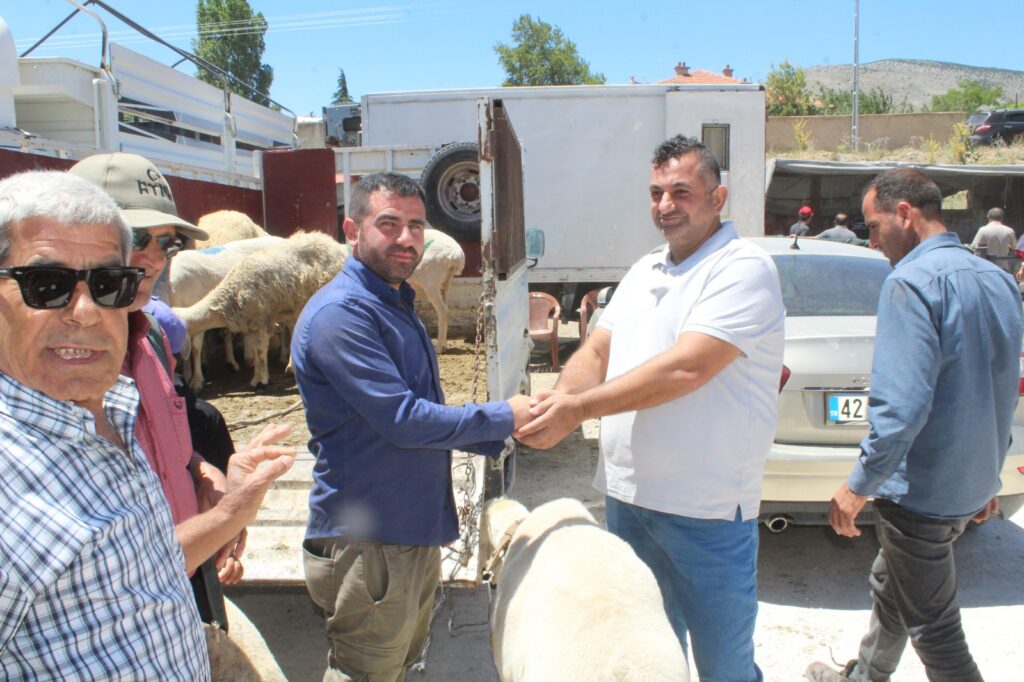 Arife Günü Hayvan Pazarında Yoğunluk Yaşandı