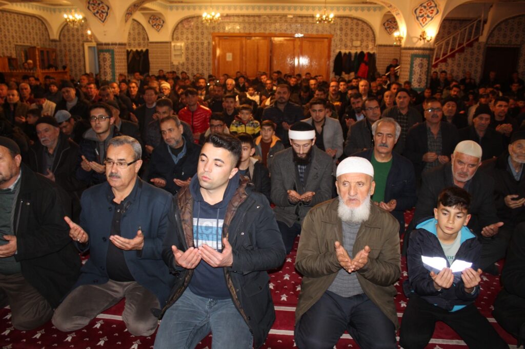 Regaip Kandili Yunak’ta Dualarla İdrak Edildi