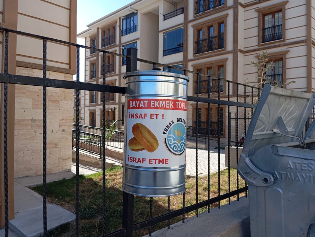 Yunak’ta Ekmek İsrafını Önlemek İçin Anlamlı Proje: “İsraf Etme, İkram Et”
