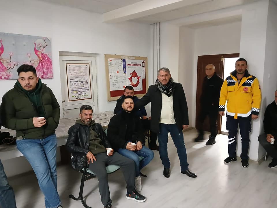 Yunak’ta Kar Yağışı Nedeniyle Yolda Mahsur Kalan 27 Kişi Kurtarıldı