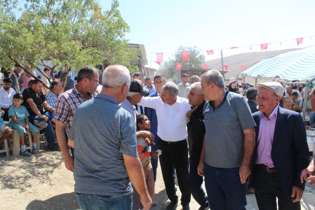 Yunak Belediye Başkanı Subhan Günaltay, Kuzören Mahallesi’nde Gönülleri Fethetti