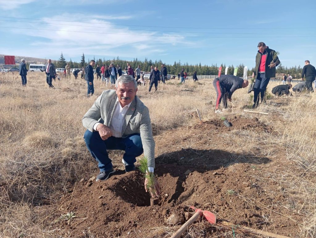 CHP İlçe Başkanı Çoban, Milli Ağaçlandırma Günü’nde Fidanları Toprakla Buluşturdu