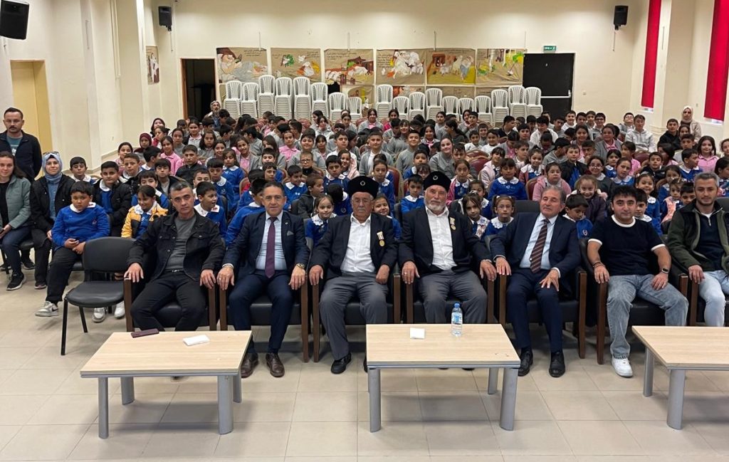 Yunak’ta Öğrencilere “Vatan ve Kahramanlık” Söyleşisi Düzenlendi