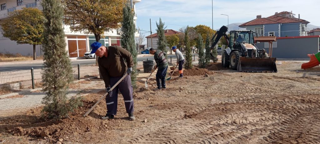 Fatih Mahallesi Parkı’nda Gri Sessizlik Bitti, Yeşil Çağ Başladı