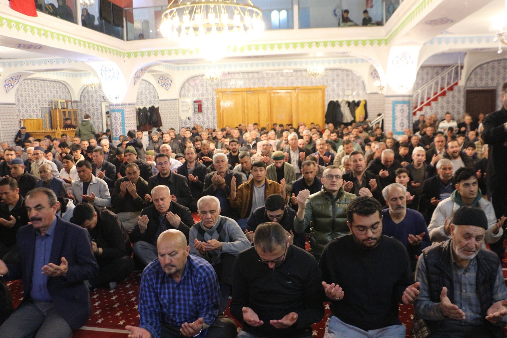 Yunak’ta Kadir Gecesi Dualarla İdrak Edildi