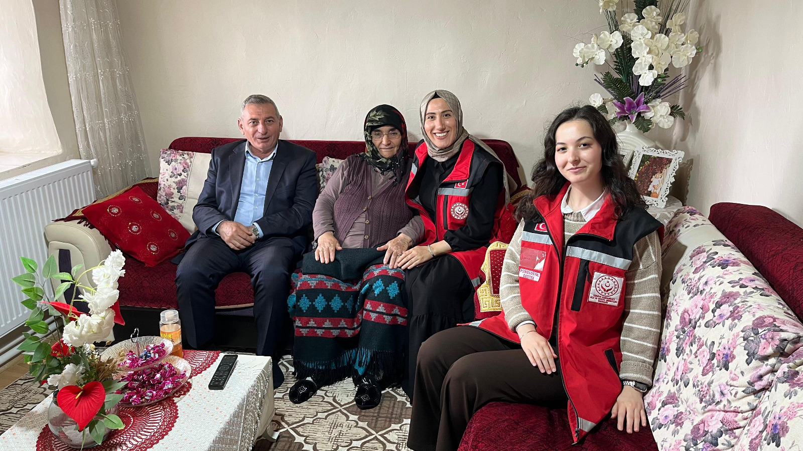 Yunak Sosyal Hizmet Merkezi Müdürlüğünden Anlamlı Ziyaretler